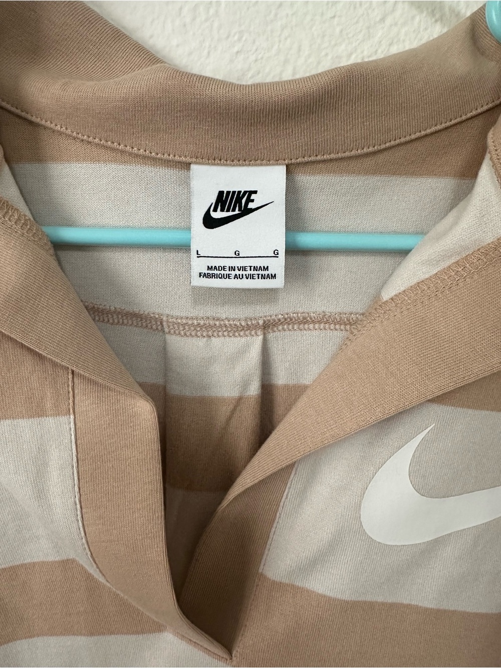 BNWOT Nike Women’s Top - Picture 2 of 6